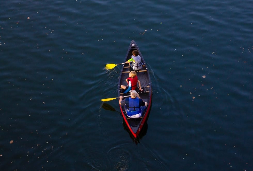 Kayaking vs. Canoeing:Differences and Similarities缩略图